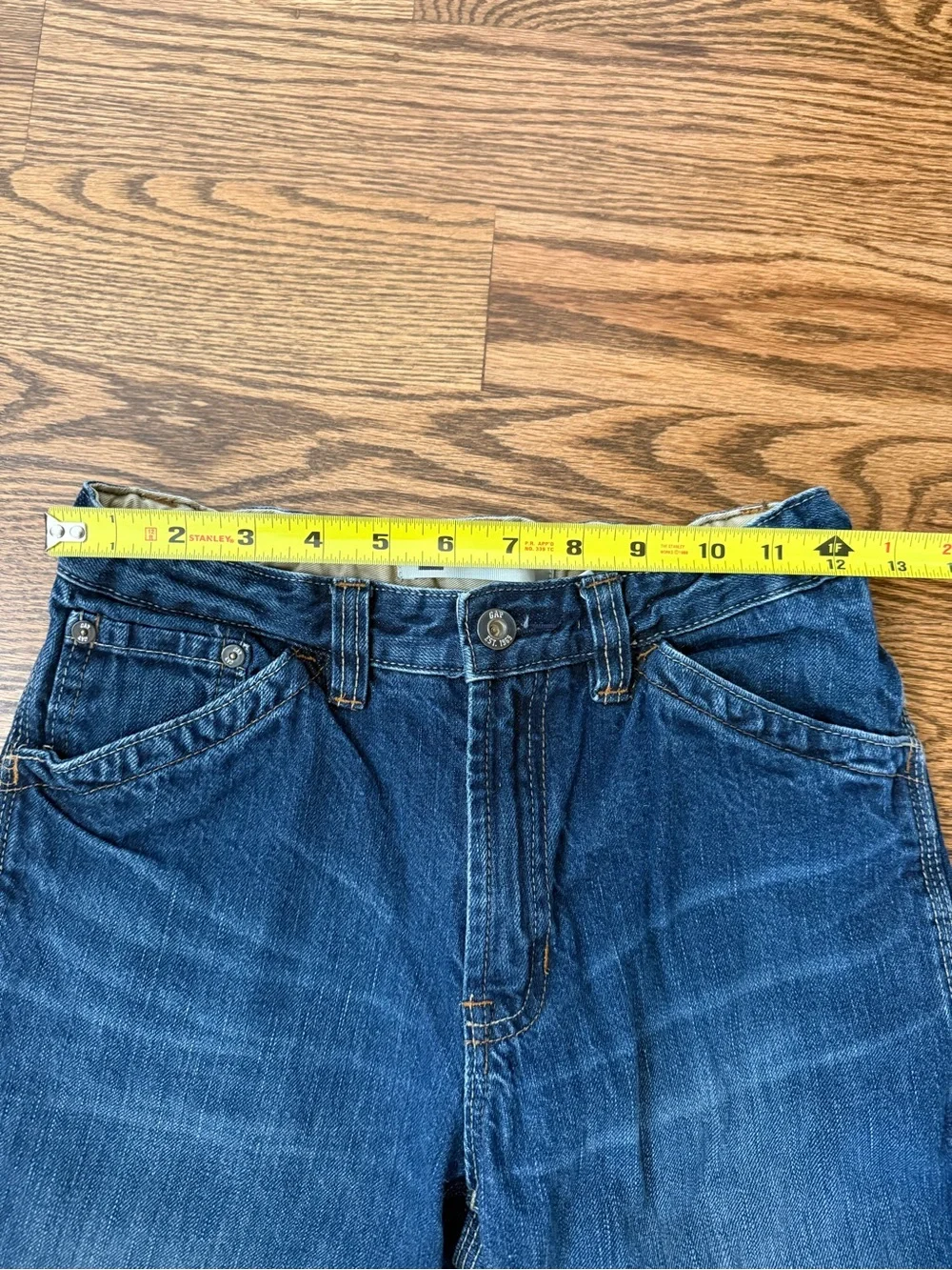 GAP classic carpenter